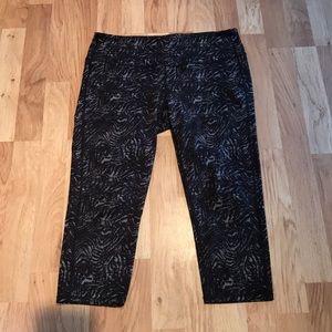 Athleta Chaturanga Crop